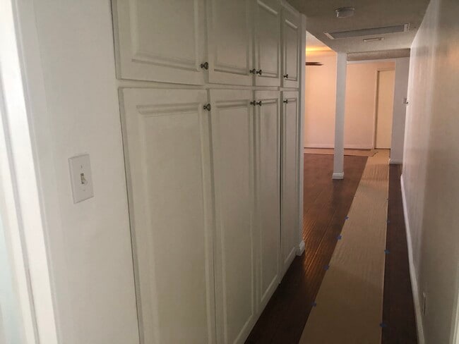 Building Photo - 4410 Dawes Ave