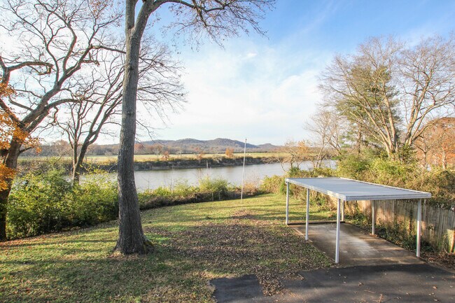 Building Photo - Lovely rental in Nashville with great views of the Cumberland River!  Coming Soon!