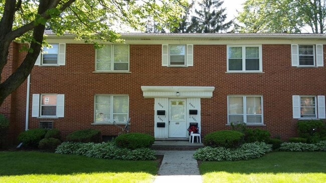 Primary Photo - 6849 Country Ln