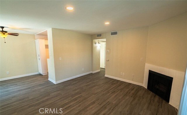 Building Photo - 4406 Cahuenga Blvd