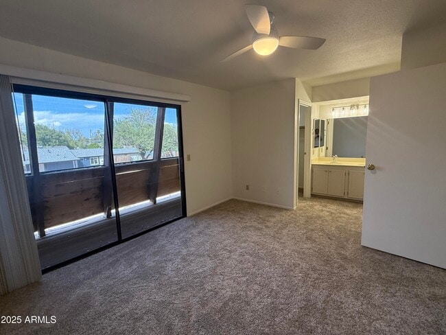 Building Photo - 611 W 13th St