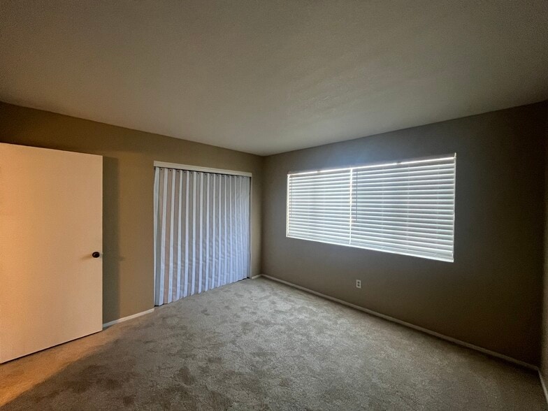 Building Photo - 371 Lake Havasu Ave N