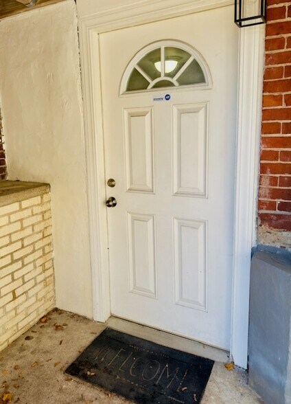 Building Photo - 12 Sachem St