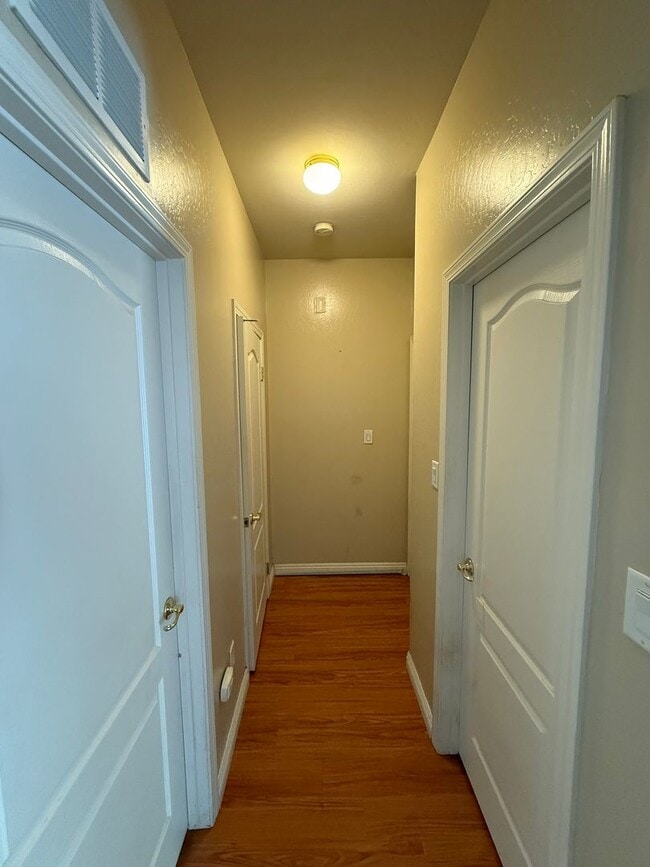 Building Photo - Modern 4-Bedroom Home in Northwest Bakersfield