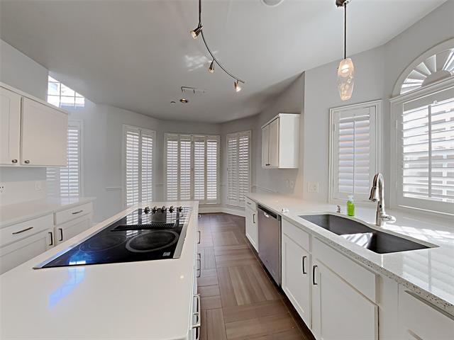 Building Photo - 14620 Stratford Ct