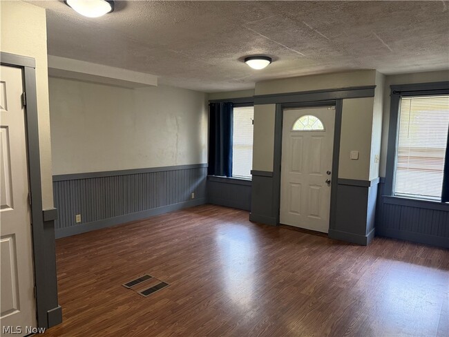 Building Photo - 322 Pratt St