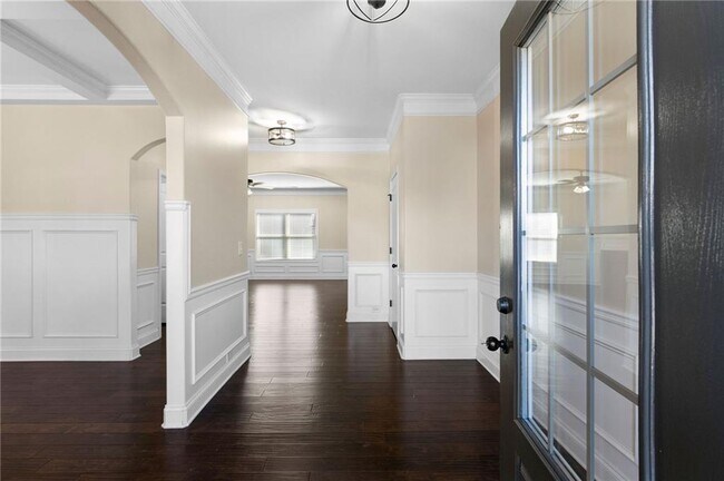 Building Photo - 10 Canterbury Walk