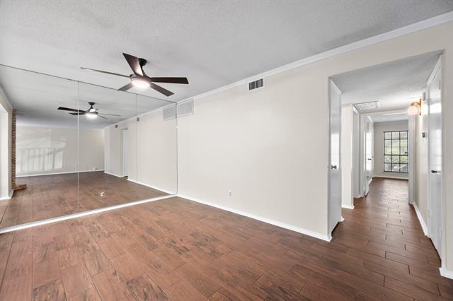 Building Photo - 15221 Berry Trail