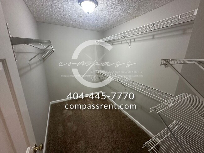 Building Photo - 2106 Clearvista Dr NW