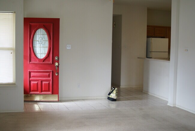 Building Photo - 121 Mesa Del Sol