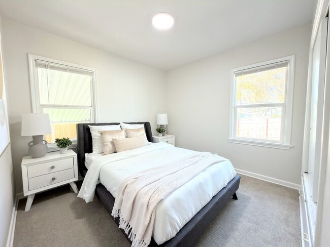 Building Photo - Beautiful Remodeled Home