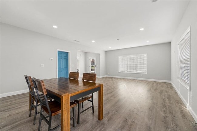 Building Photo - 450 Oliver Ridge Dr