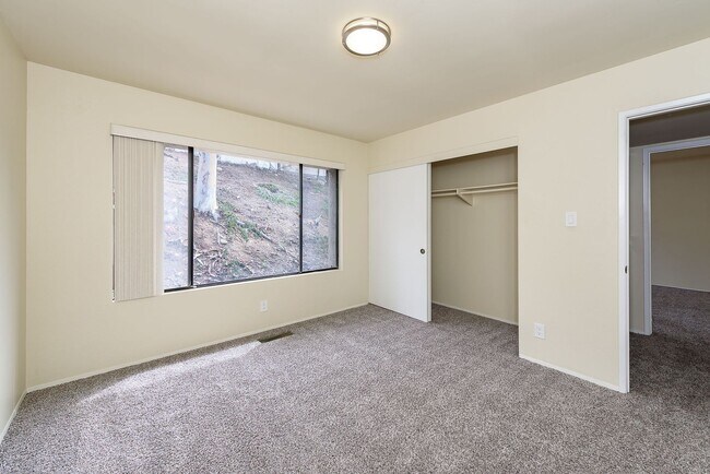 Building Photo - Spacious SDSU Townhome For Rent!