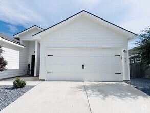 Building Photo - Luxury Duplex 3/2 in Seguin Navarro ISD