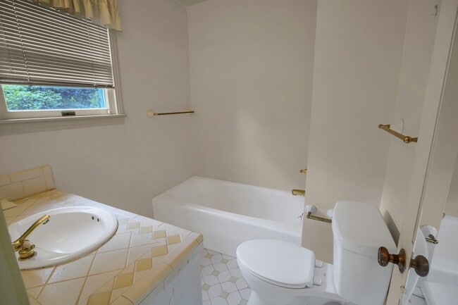 Building Photo - 314 Powder Mill Dr