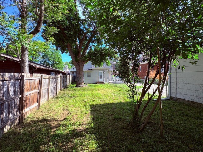 Building Photo - COMING SOON - Traditional 3BD/2BA Home w/ ...