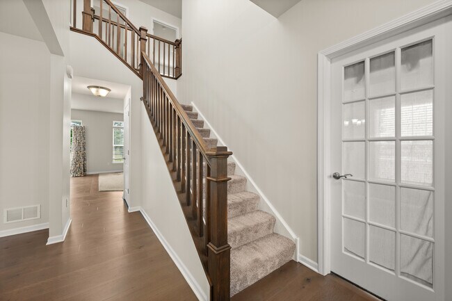 Building Photo - 406 Mary Ann Cir