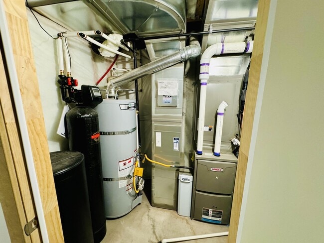 Building Photo - 2687 N Snowberry Dr