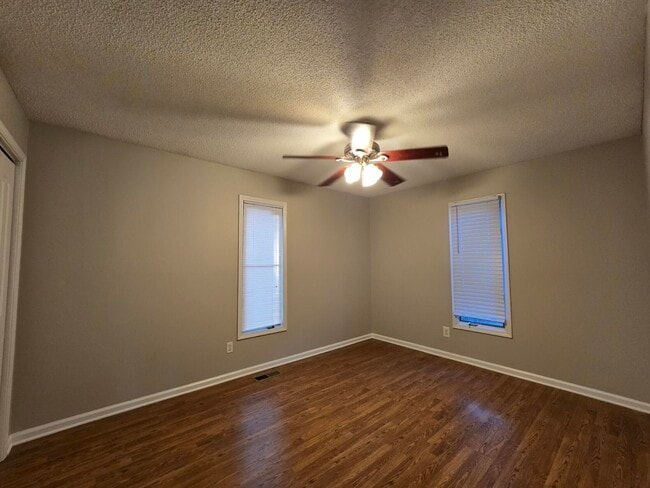 Building Photo - 740 Marigold St