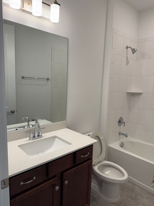 Building Photo - 5 Bedroom 4 Bath W/Office & 3-Car Garage (...
