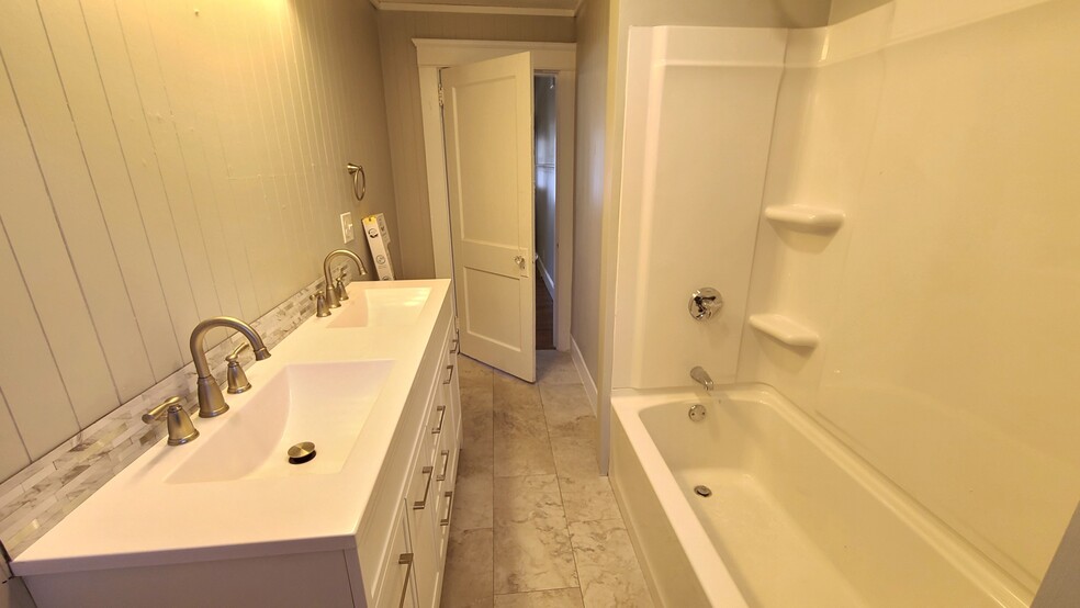 New bathroom - 3 Thomas St