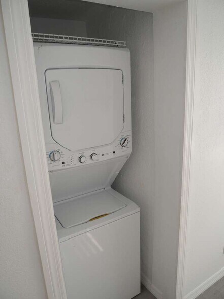 Building Photo - 13115 3rd St E