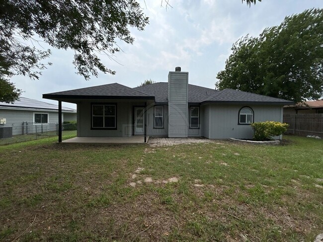 Building Photo - 2707 Casey Dr