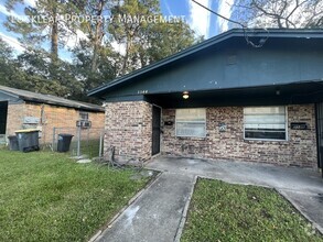 Building Photo - Beautiful 2-Bed, 1-Bath Duplex