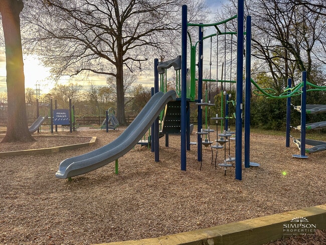 Building Photo - 529 Katonah Ave