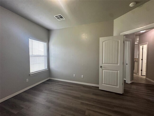 Building Photo - 8017 NW 160th Terrace