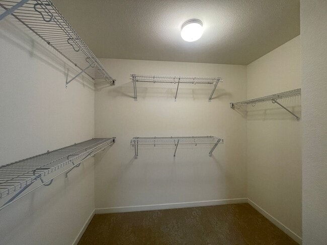 Building Photo - Perfect Location and Perfect Condition!