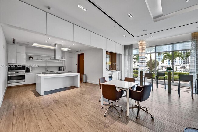 Building Photo - 17111 Biscayne Blvd