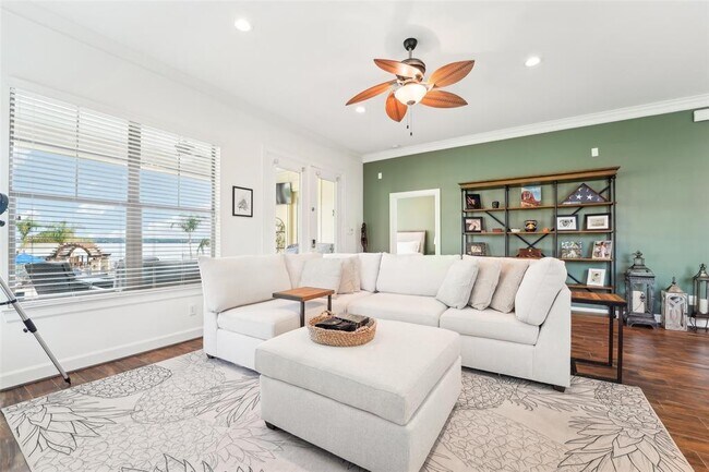 Building Photo - 17040 W Farm To Market 1097