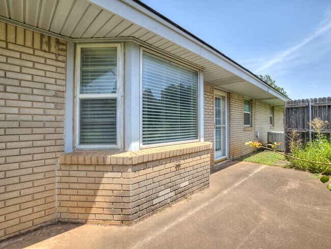Building Photo - 6721 St Mary's Cir