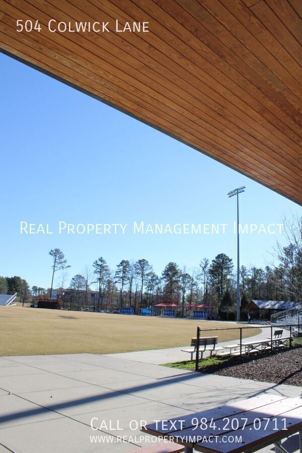 Building Photo - 504 Colwick Ln