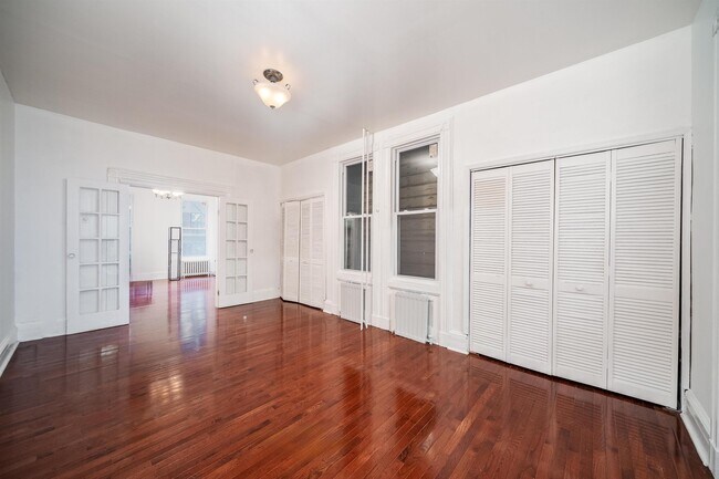 Building Photo - 203 Bowers St