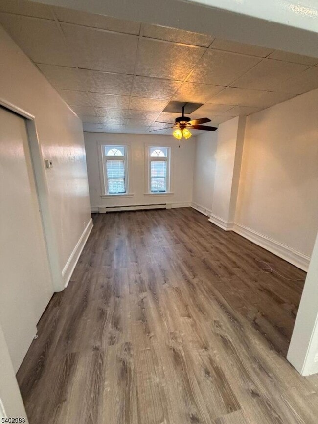 Building Photo - 60 James St