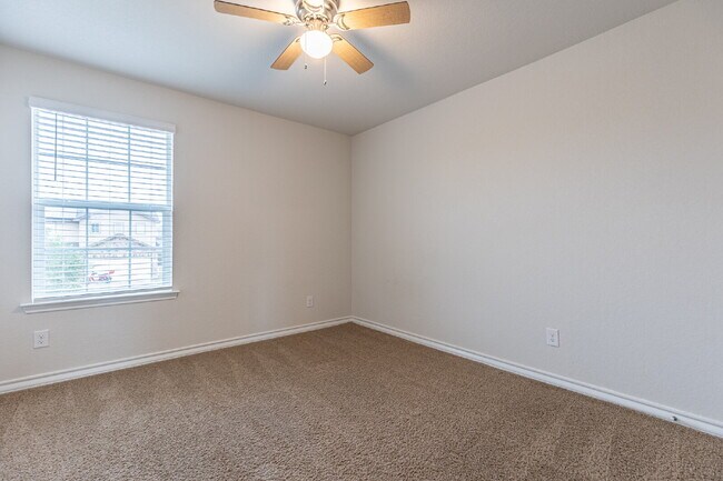 Building Photo - 2918 Lindenwood Run