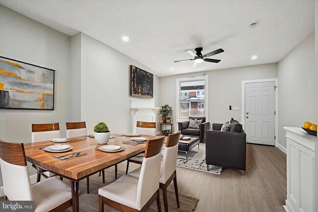 Building Photo - 2165 Conlyn St