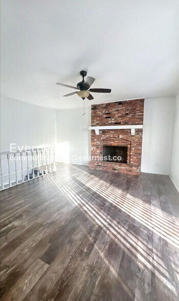 Building Photo - 10827 Beacon Ave