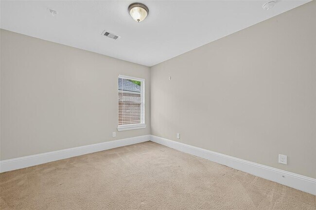 Building Photo - 7023 Sanders Hill Ln