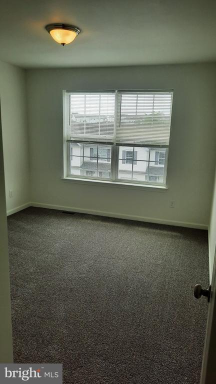 Building Photo - 2441 Newtown Dr