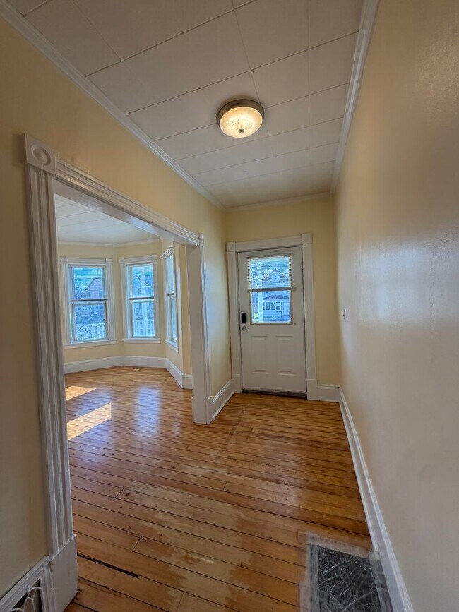 Building Photo - 27-29 Dalton Ave