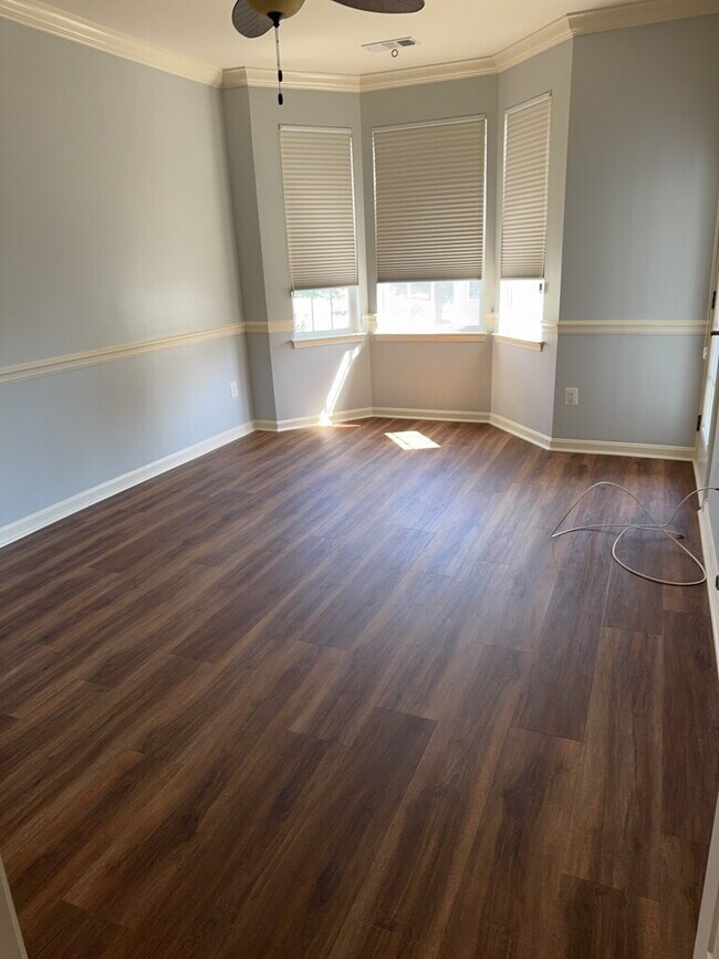 Building Photo - Modern 3BR Condo Near Annapolis Mall & Med...