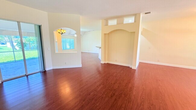 Building Photo - 4844 NW North Macedo Blvd