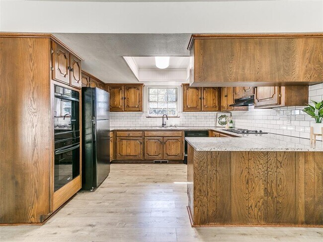 Building Photo - 103 Clador Dr