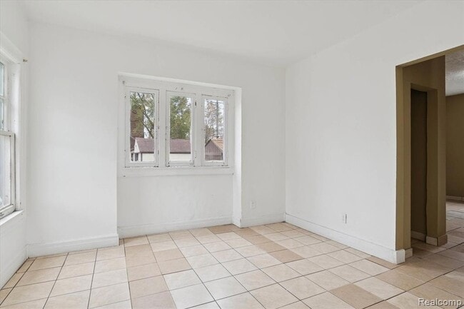 Building Photo - 5421 Toledo St