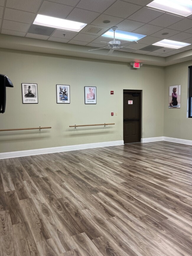 Building Photo - 3542 Fairwater Ct