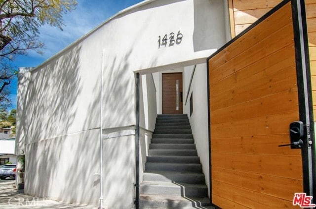 Building Photo - 1426 Elevado St