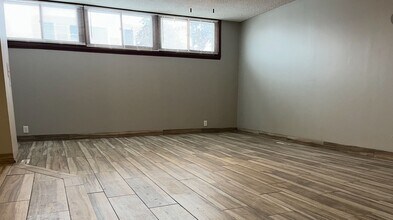 Building Photo - Beautiful 3 bedroom 1 bathroom house in Minneapolis